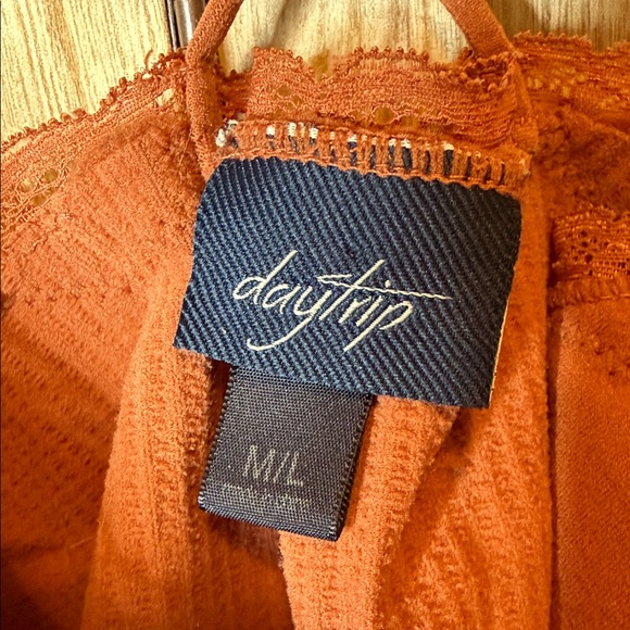 Women's Assorted Sleeveless Tops - Picture 10 of 10